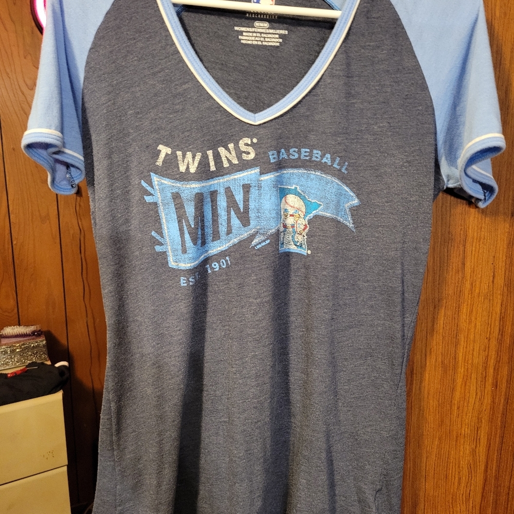 Used MInnesota Twins Baseball Shirt